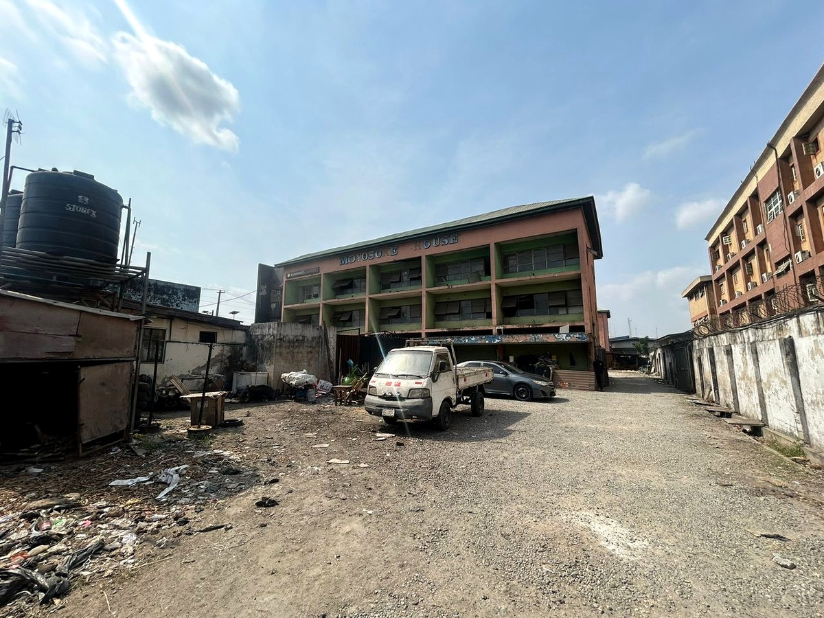Onipanu / Ikorodu Road Commercial Development Site